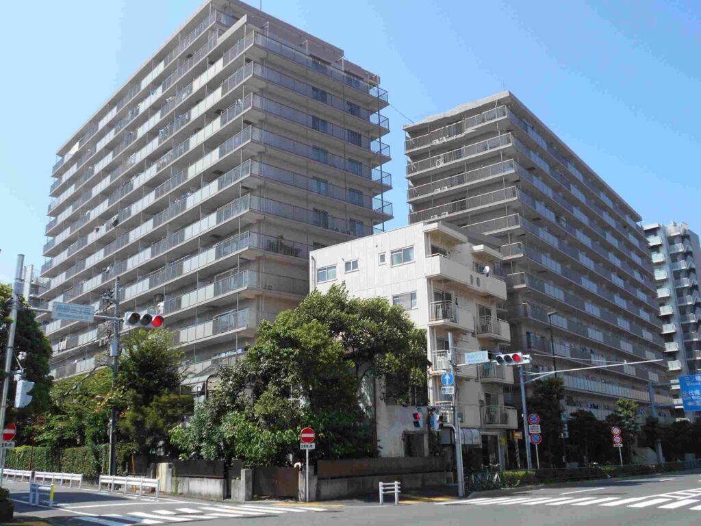 東京都の高層マンション 外観